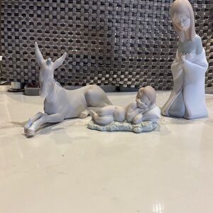 Lladro Nativity Sculpture Set - White and Cream